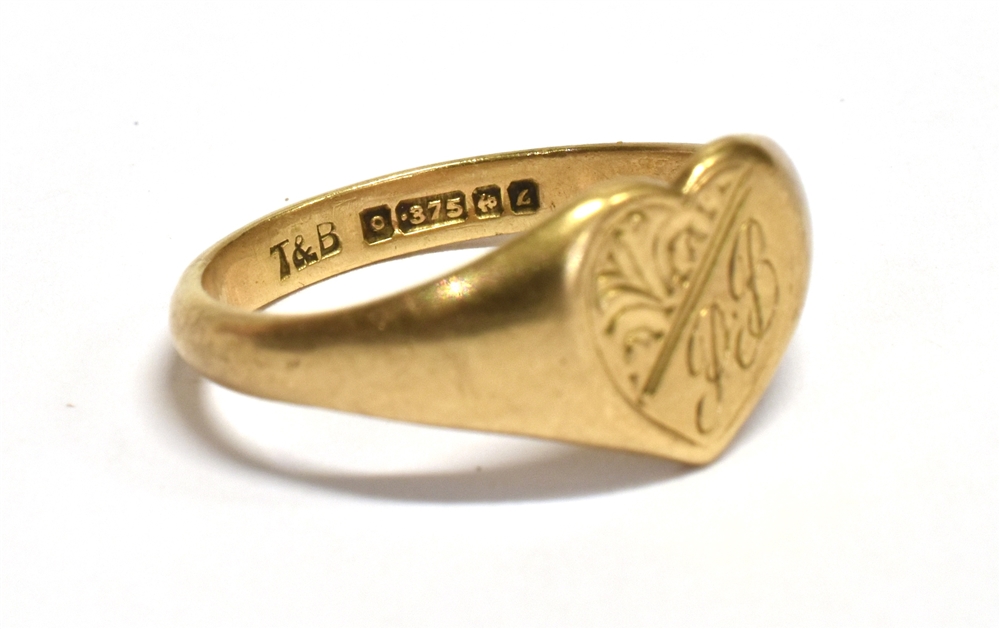 TWO 9CT GOLD SIGNET RINGS one with blank hexagonal shaped bezel, hallmarked for Birmingham, date - Image 3 of 3