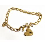 A MARKED 9CT CHILD'S HEART PADLOCK CHAIN BRACELET length 13cm, weight 2.2grams