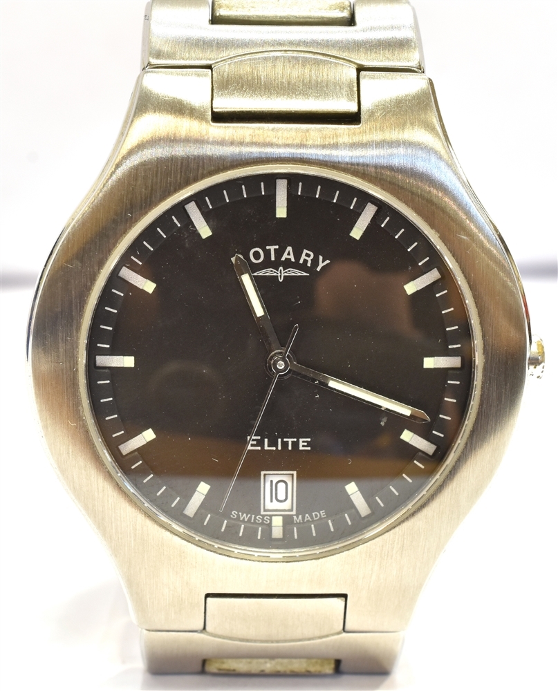 A GENT'S STAINLESS STEEL ROTARY ELITE WRISTWATCH with spare links