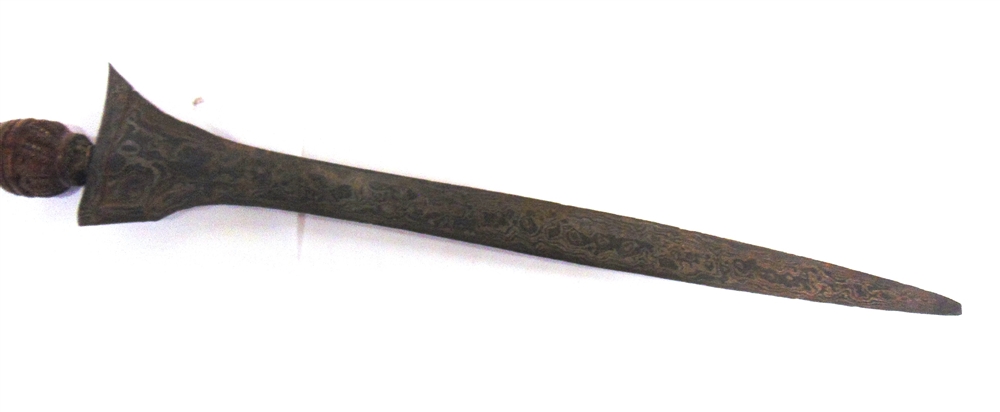 MILITARIA - AN INDONESIAN KRIS of typical form, the 37cm straight blade with decorative pamor, the - Bild 3 aus 7