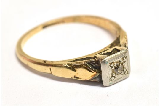 A VINTAGE 9CT GOLD DIAMOND SET DRESS RING Shank stamped 9ct ring, size L, weight 2g - Image 2 of 3