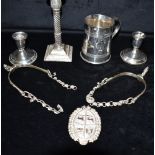 A COLLECTION OF SILVER PLATED AND METAL ITEMS To include candlesticks, tankard, vintage gilt