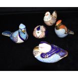 FIVE ROYAL CROWN DERBY IMARI PALETTE BIRD PAPERWEIGHTS all complete with stoppers Condition Report :