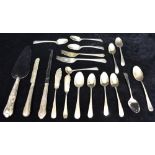 A COLLECTION OF ASSORTED SILVER/SILVER HANDLED FLATWARE SILVER WEIGHT 330g 0.7 Troy oz