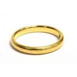A 22CT GOLD BAND RING Faded hallmark maker WW Ltd, Ring Size M, weight 3.8g