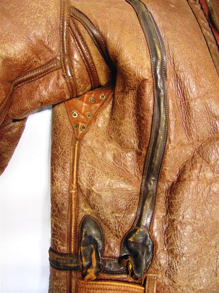 A SECOND WORLD WAR R.A.F. IRVIN STYLE BROWN LEATHER FLYING JACKET electrically wired thermally - Image 4 of 6