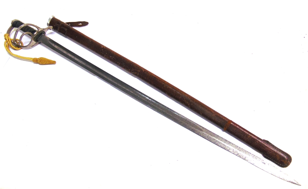 A BRITISH 1821 PATTERN OFFICER'S SWORD the 89cm slightly curved polished blade with indistinctly - Image 2 of 4