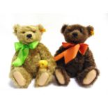 TWO STEIFF COLLECTOR'S TEDDY BEARS comprising 'Dylan' (EAN 654466), Danbury Mint exclusive, green-
