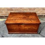AN ELM BLANKET BOX of dovetailed construction, 72cm wide 47cm deep 34cm high Condition Report : good