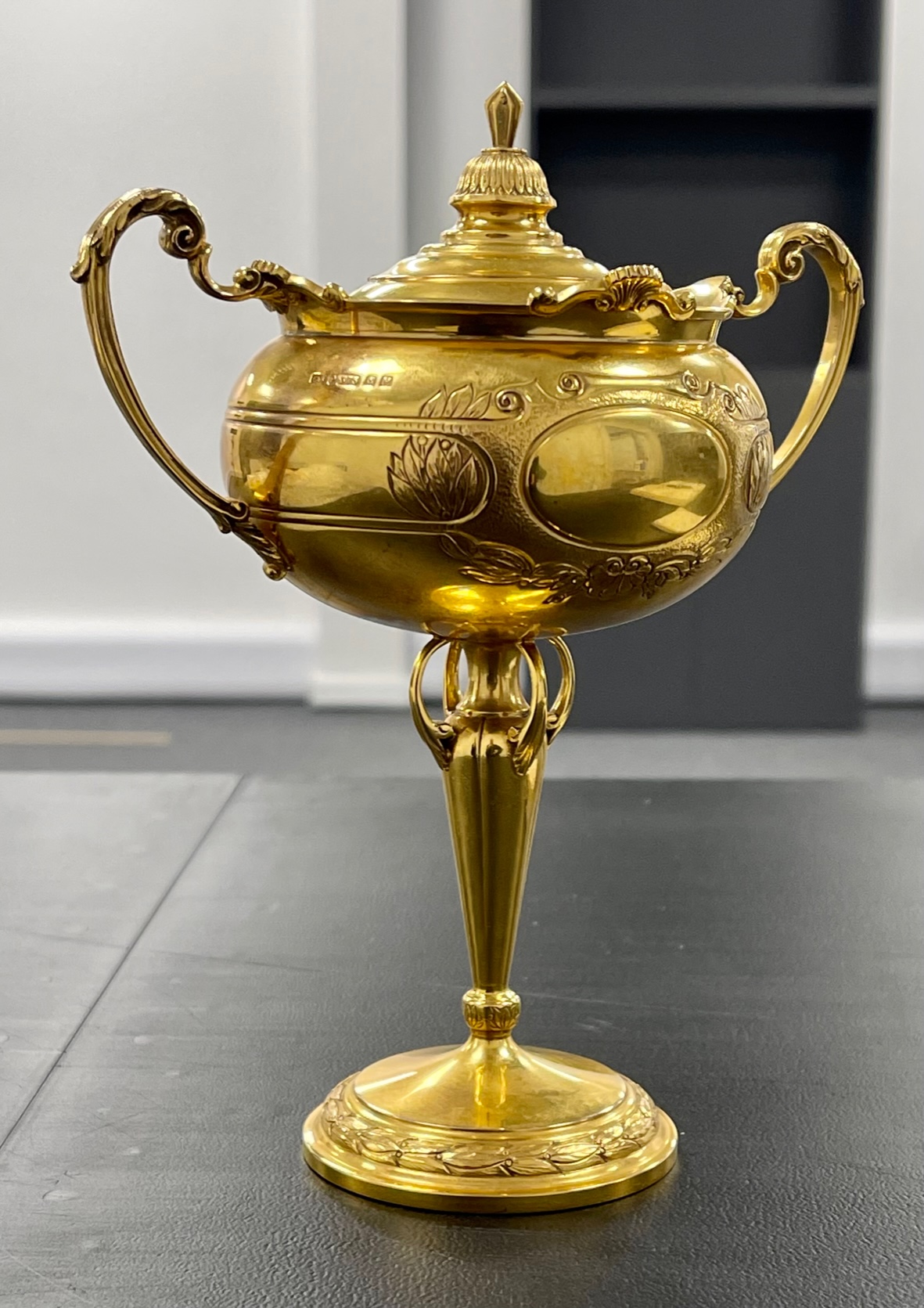 Gold horse racing trophy for the 1936 Chepstow Summer Cup, a 9ct. gold twin handled cup and cover by - Image 6 of 6