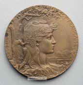 Paris 1900 Exposition Universelle Internationale award medal, designed by Chaplain, bronze,