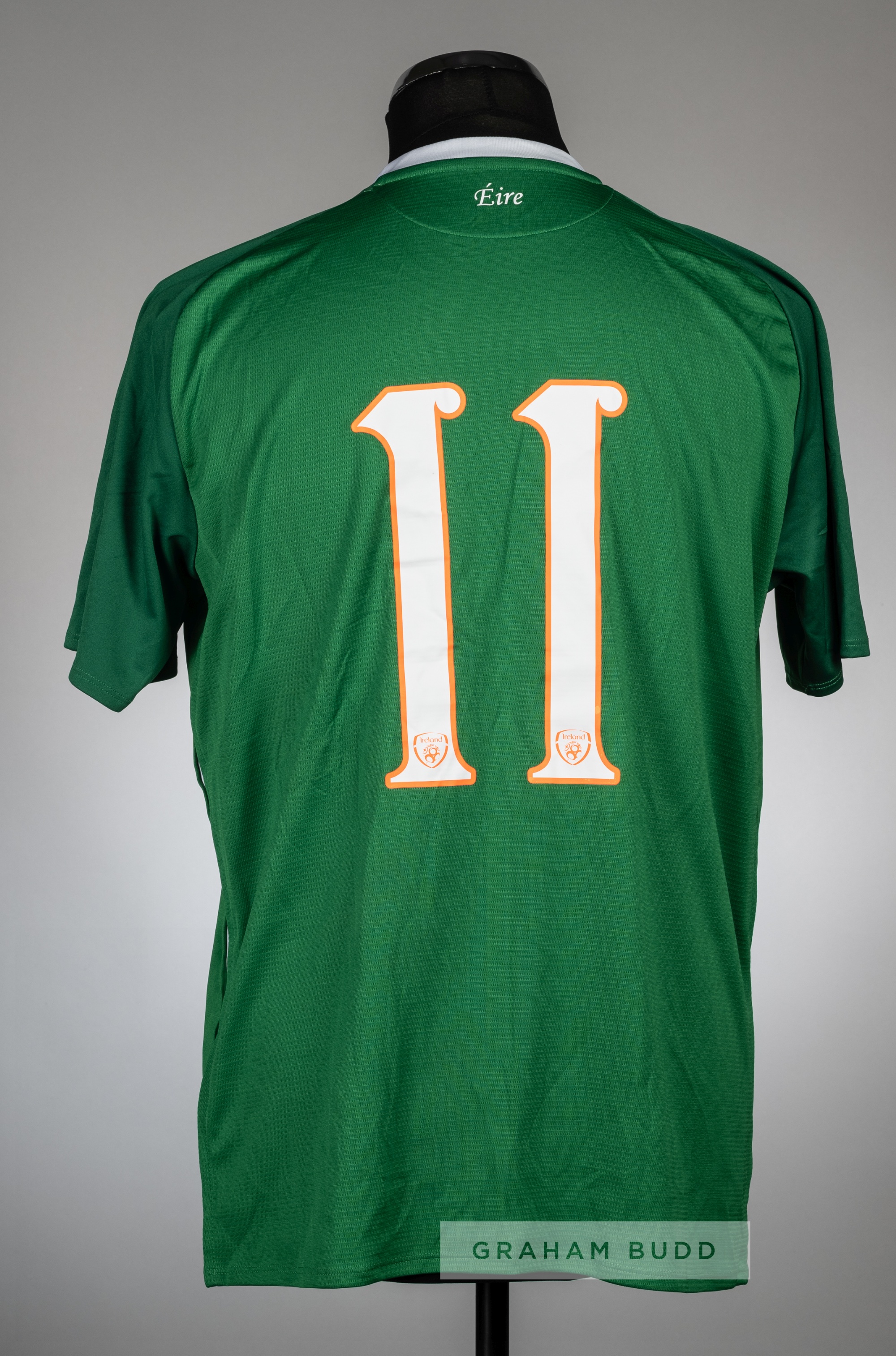 Ronan Curtis signed green Republic of Ireland no.11 home jersey, circa 2018, New Balance, short- - Image 2 of 2