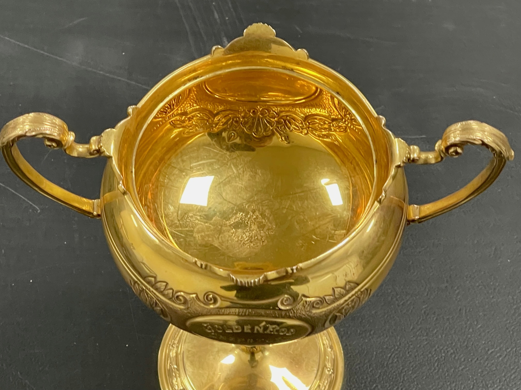 Gold horse racing trophy for the 1936 Chepstow Summer Cup, a 9ct. gold twin handled cup and cover by - Image 5 of 6