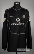 Fabien Barthez black Manchester United no.1 goalkeeper's jersey, season 2000-02, Umbro, long-sleeved