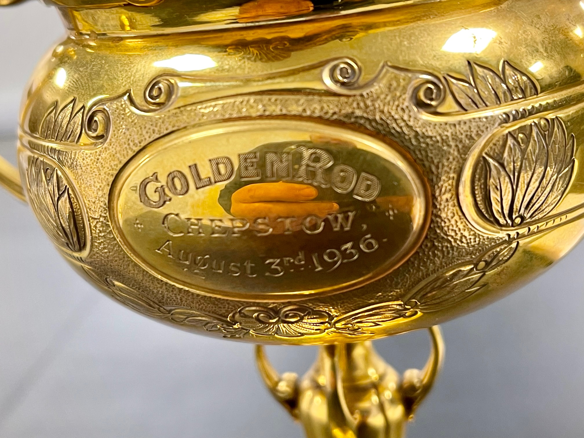 Gold horse racing trophy for the 1936 Chepstow Summer Cup, a 9ct. gold twin handled cup and cover by - Image 4 of 6