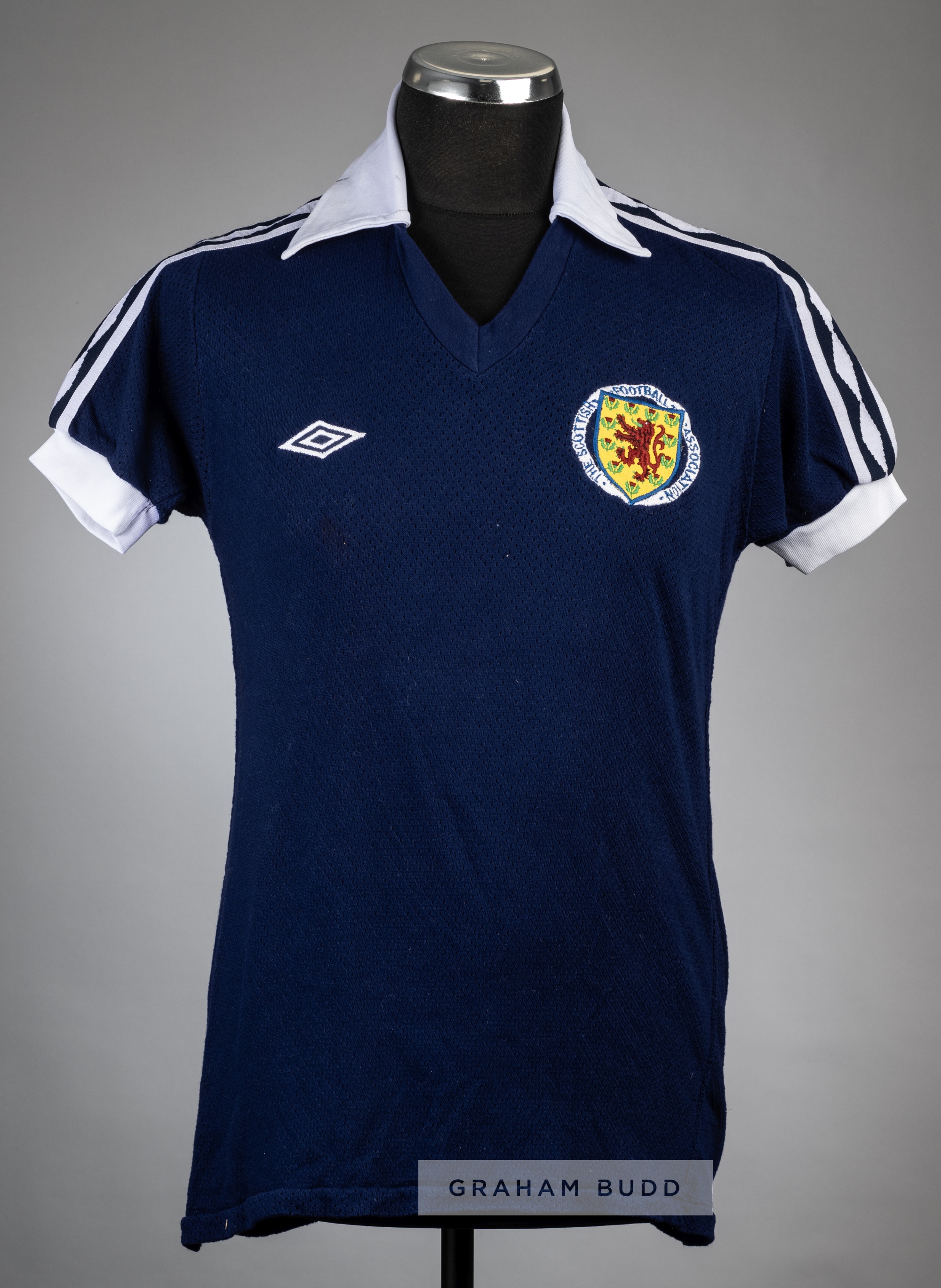 Lou Macari signed blue Scotland No.6 jersey, circa 1970s, Umbro, short-sleeved with embroidered