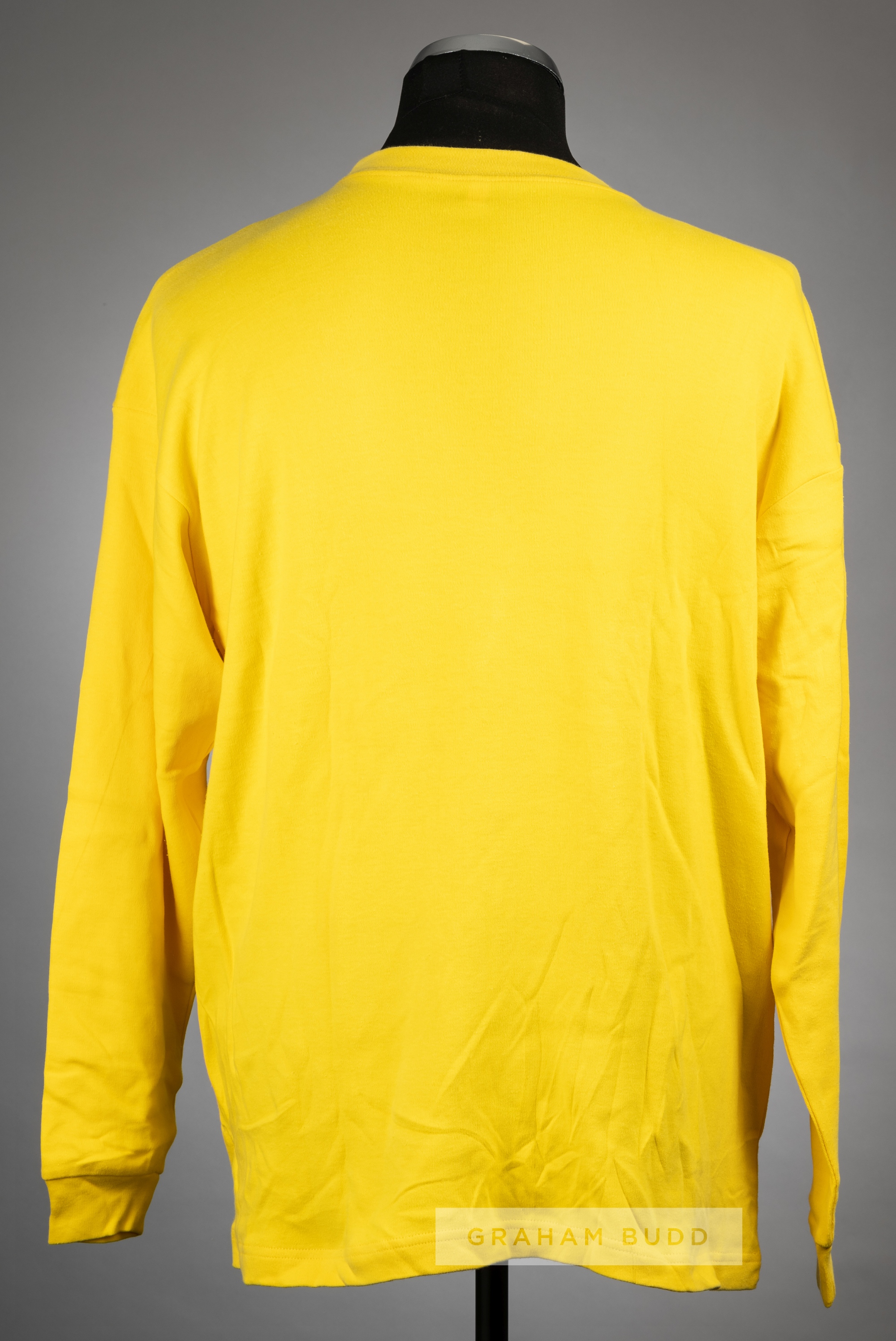 Gordon Banks signed yellow 1966 England World Cup Winners retro goalkeeper's jersey, signed in black - Image 2 of 2