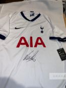 Lucas Moura signed white Tottenham Hotspur replica home jersey 2019-20, Nike, short-sleeved with