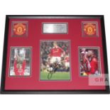 David Beckham signed and framed Manchester United display, depicts Becks holding the 1998-99