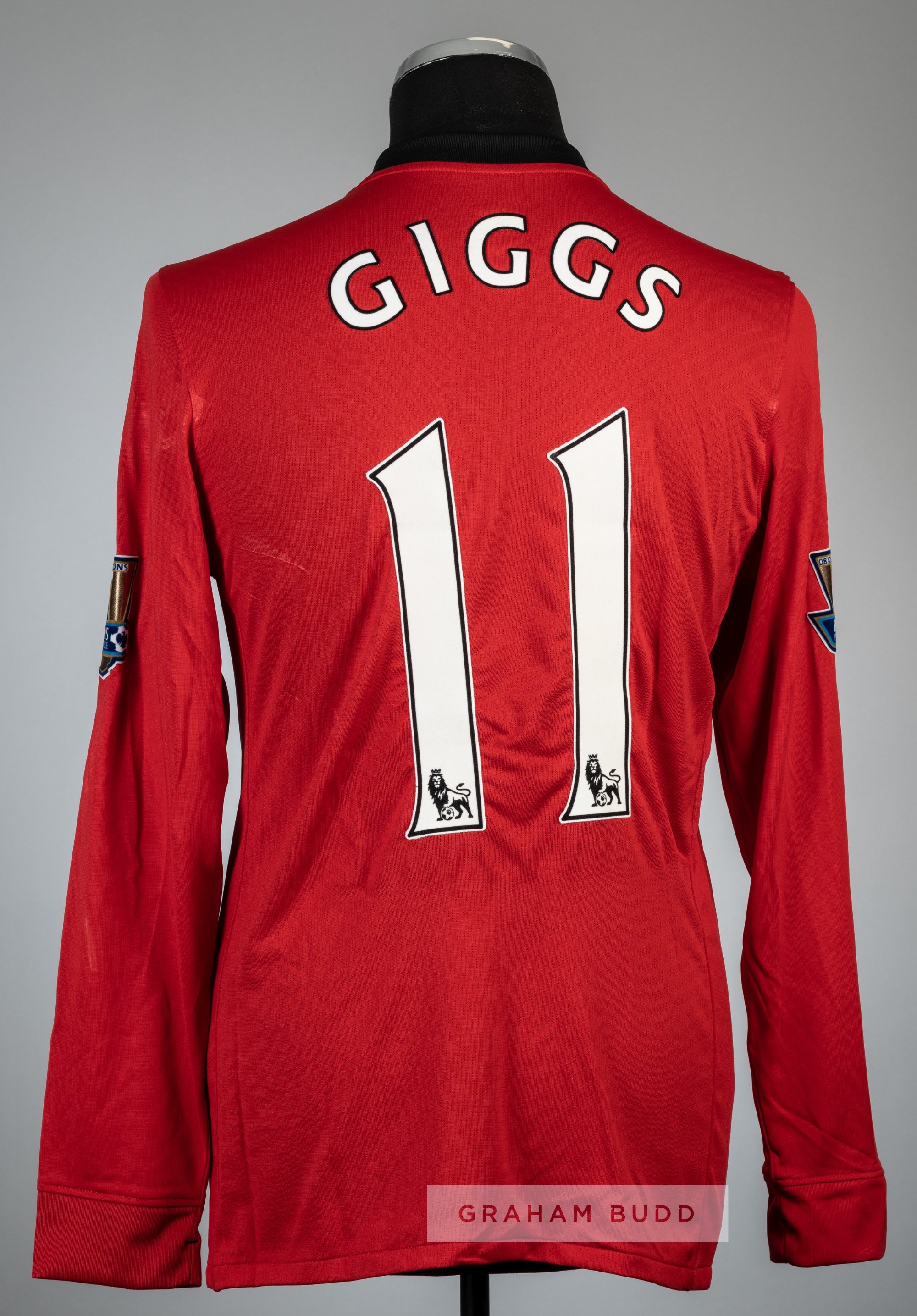 Ryan Giggs red Manchester United no.11 home jersey, season 2009-10, Nike, long-sleeved with BARCLAYS - Image 2 of 2