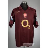 Robin van Persie signed claret Arsenal no.11 home jersey, season 2005-06, Nike, short-sleeved with