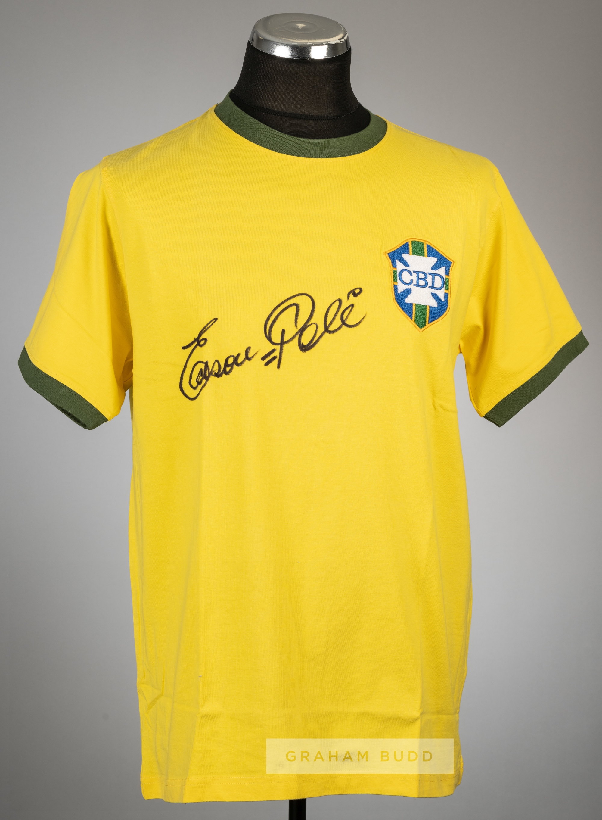 Edson Pele signed yellow Brazil retro jersey, Re-Take, short-sleeved with national emblem, signed in