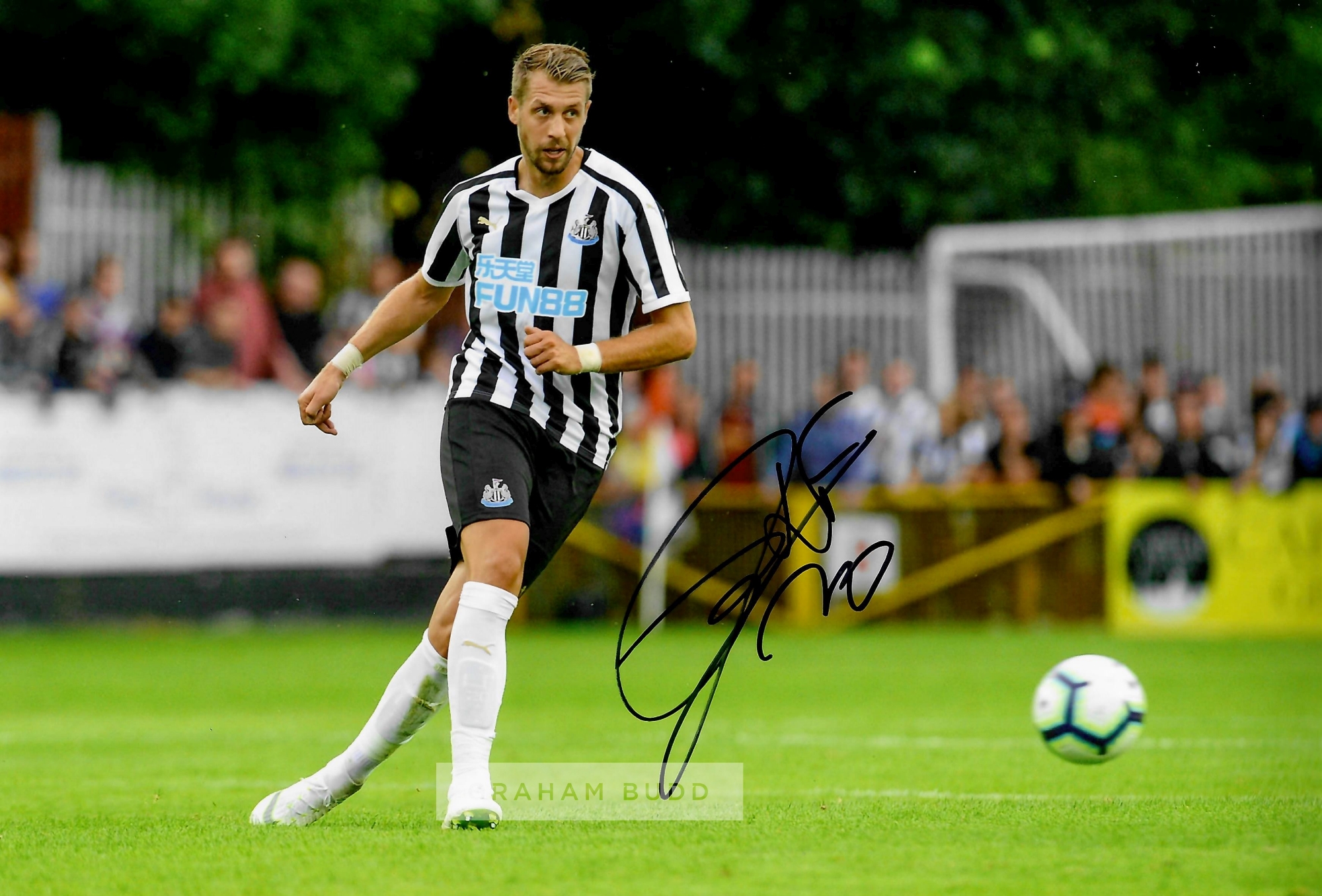 Newcastle United FC Collection of signed photographs by current and former players, including Alan - Image 5 of 8