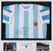 Diego Maradona signed Argentina jersey World Cup 1986 display, the blue and white striped jersey