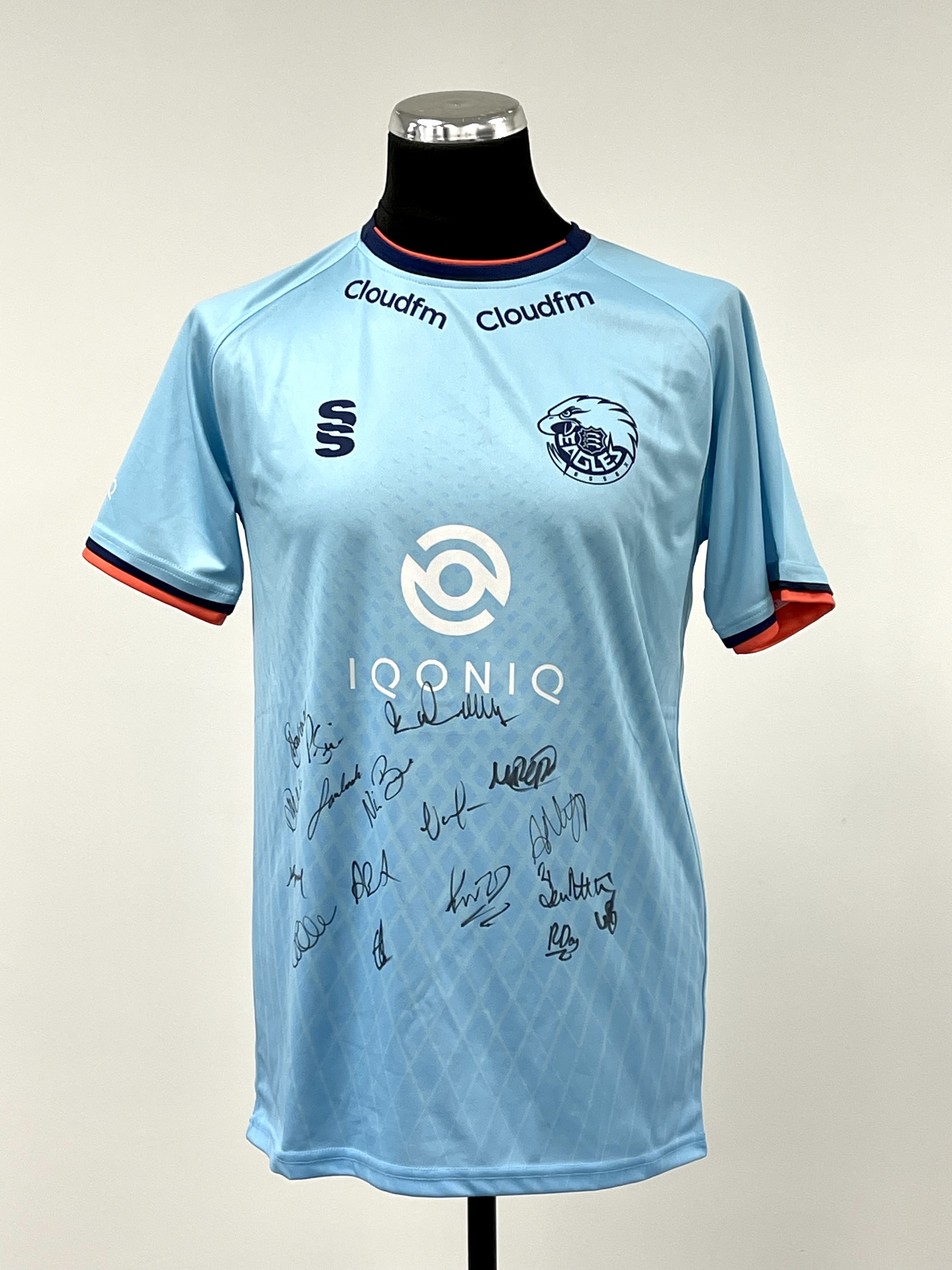 Squad signed blue Essex "Eagles" County Cricket Club Royal London Club replica shirt, season 2021- - Image 3 of 3