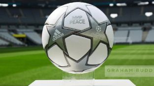adidas, UEFA Champions League Final 2022 Kick-off Ball