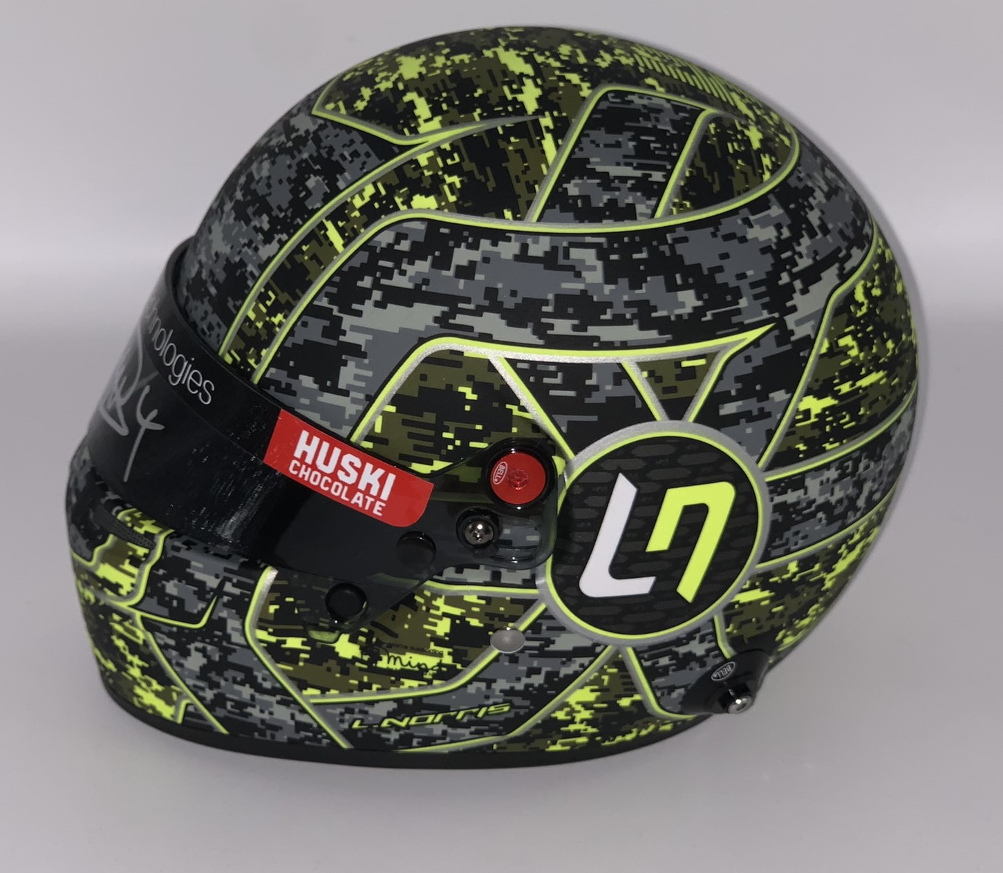 Lando Norris (UK) signed McLaren F1 ½ scale helmet (2021 Glitch) 2021 Test Helmet, Signed on Visor - Image 4 of 4