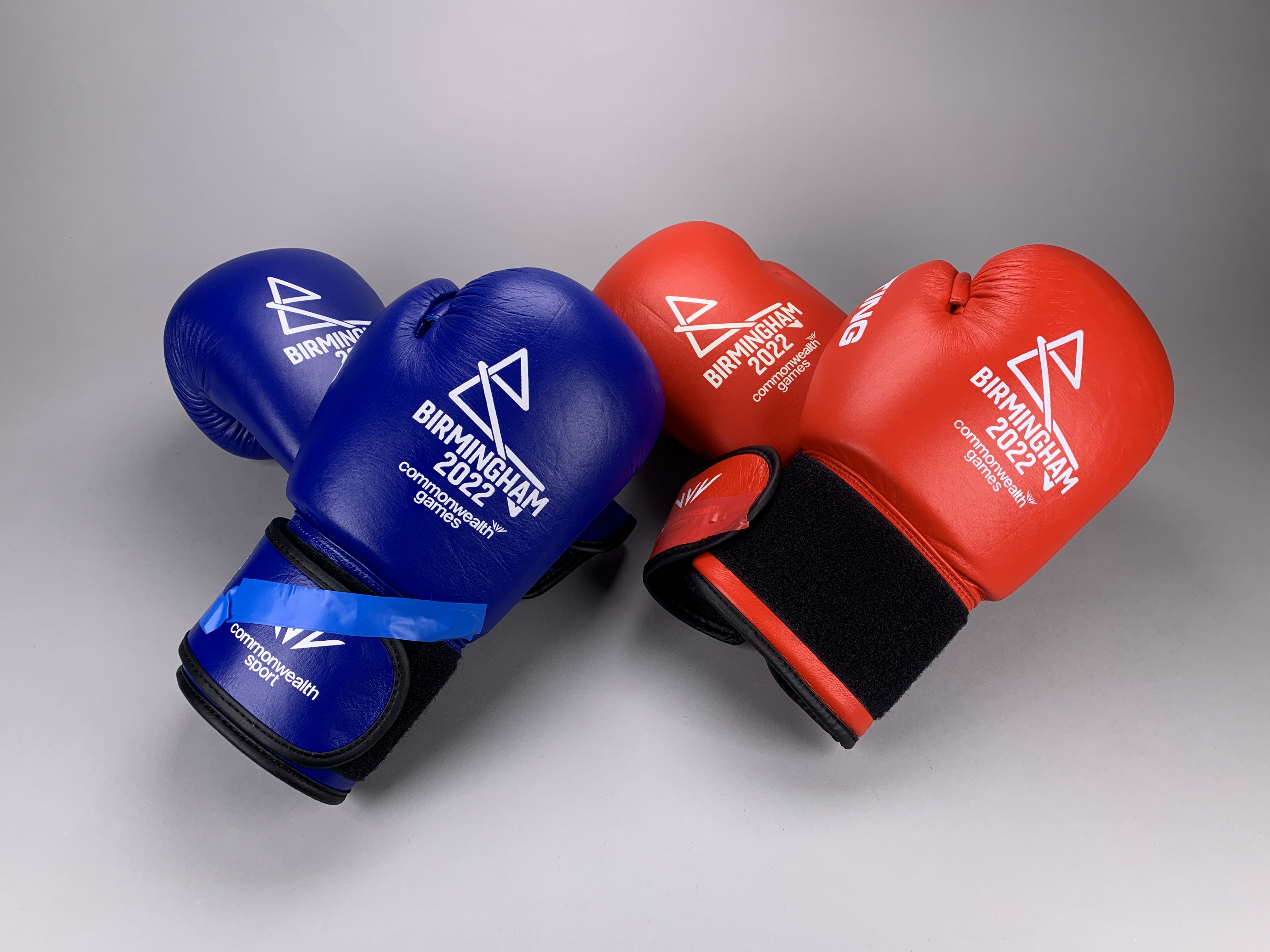 B2022 Women's Featherweight Quarter-Final Boxing Gloves - Kenosi vs Walsh