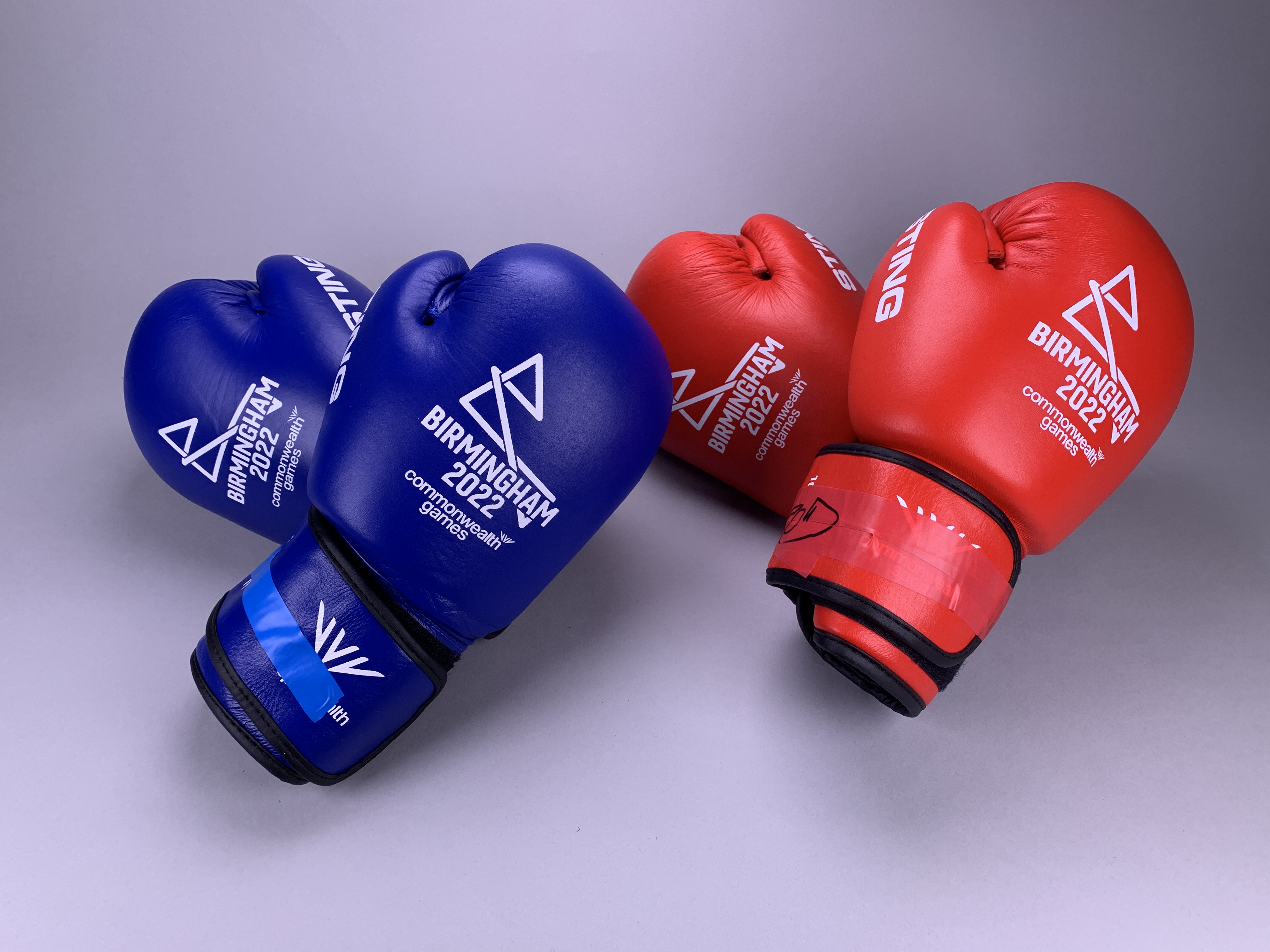 B2022 Women's Minimum Weight Quarter-Final Boxing Gloves - Ganghas vs Clyde