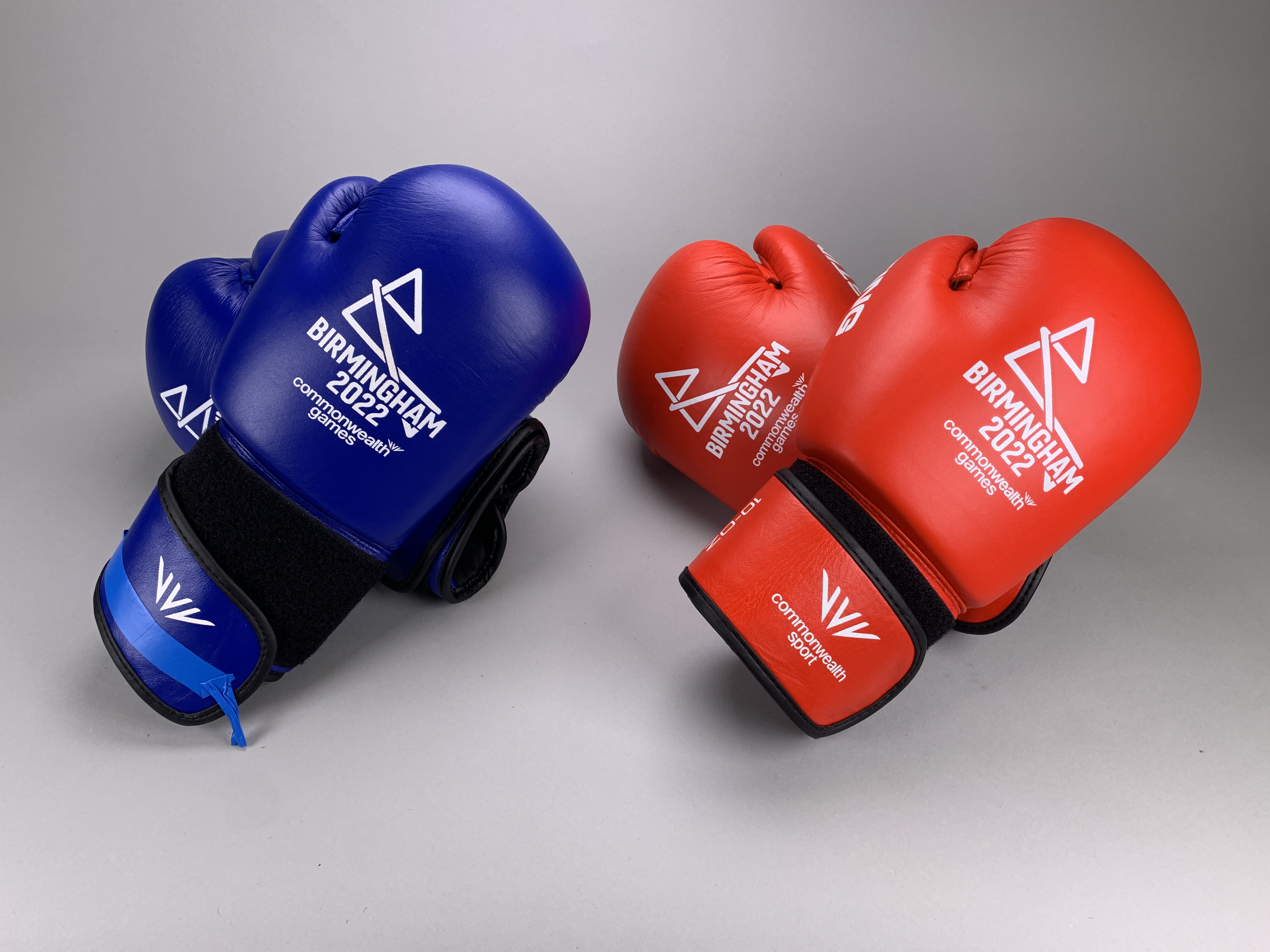 B2022 Women's Lightweight Quarter-Final Boxing Gloves - Burden vs Richardson