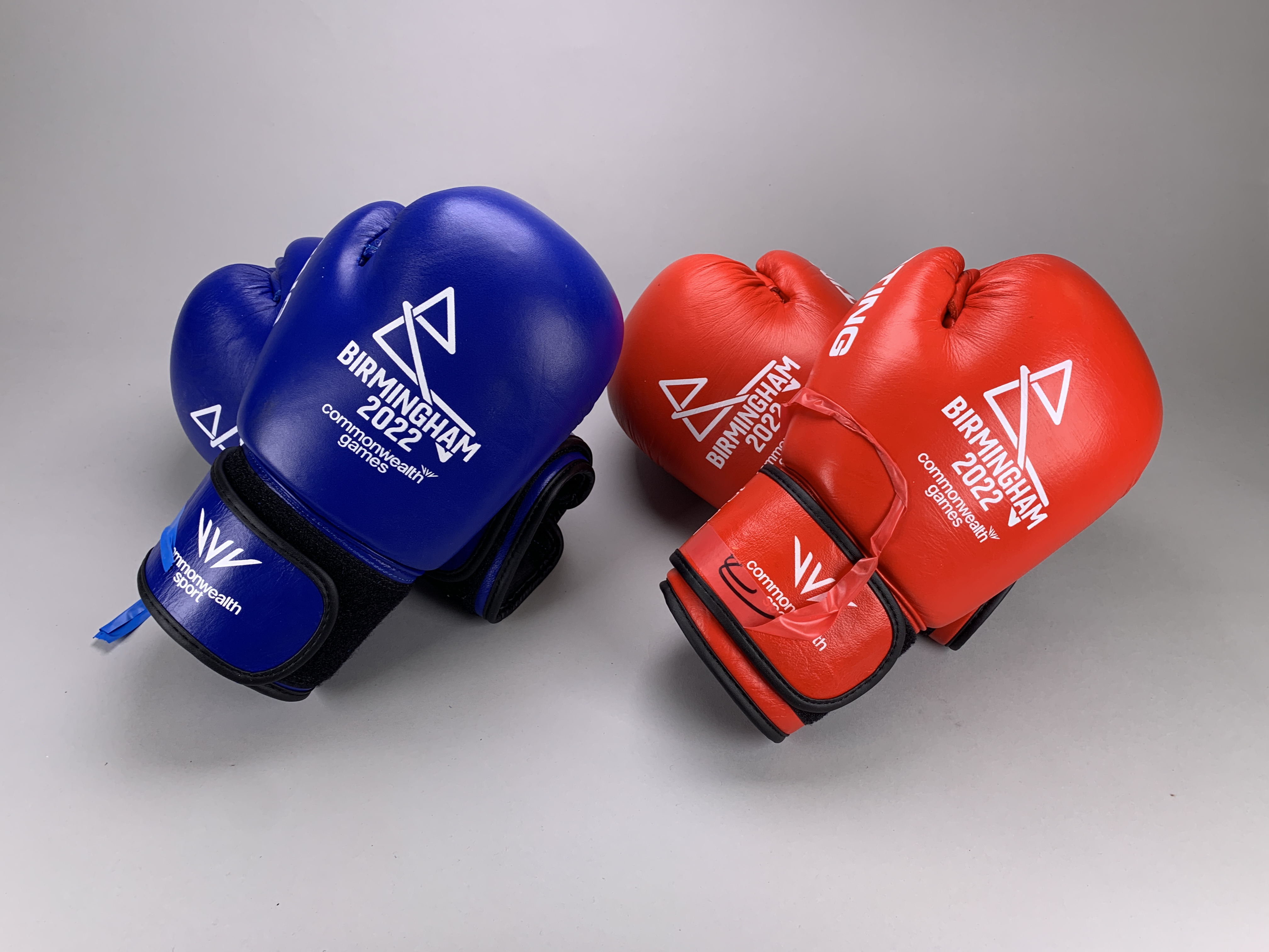 B2022 Women's Lightweight Quarter-Final Boxing Gloves - Kasemang vs Ogunsemilore