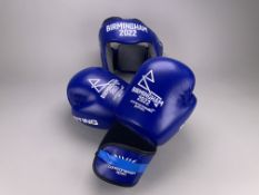 B2022 Women's Lightweight Gold Medal Bout Boxing Glove Left - Amy Sara Broadhurst (Gold)