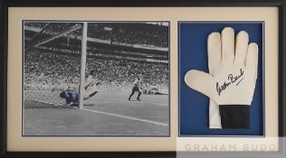 Gordon Banks Mexico 1970 World Cup Greatest Ever Save from Pele signed goalkeepers glove display,