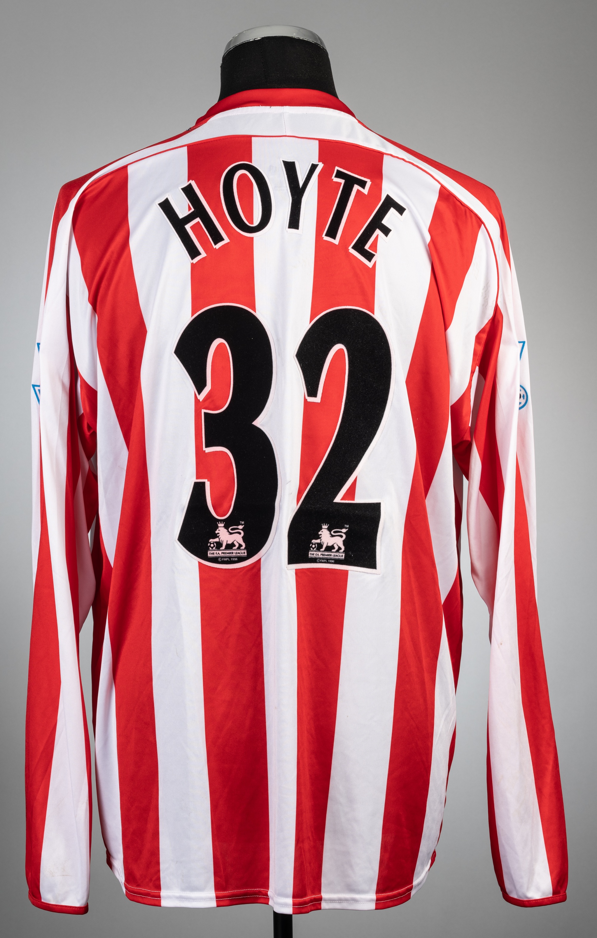 Justin Hoyte red & white striped Sunderland AFC no.32 home jersey, season 2005-06,