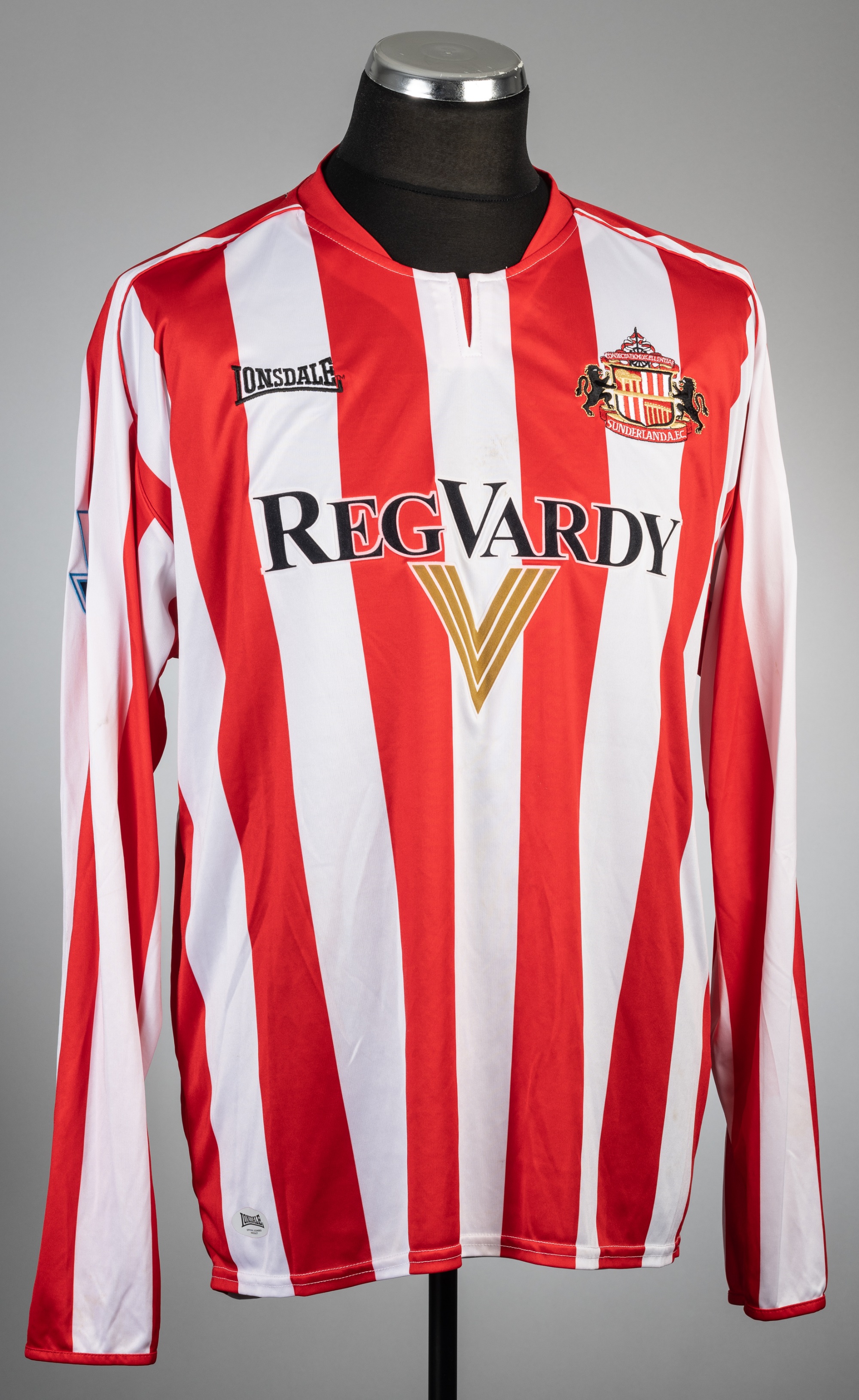 Justin Hoyte red & white striped Sunderland AFC no.32 home jersey, season 2005-06, - Image 2 of 2