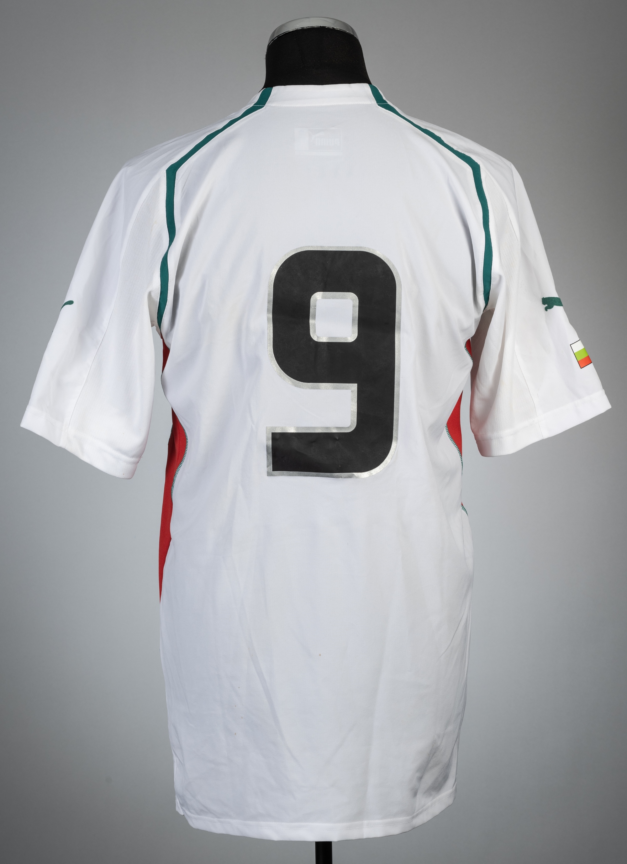 Svetoslav Todorov white Bulgaria no.9 home jersey, circa 2004 - Image 2 of 2