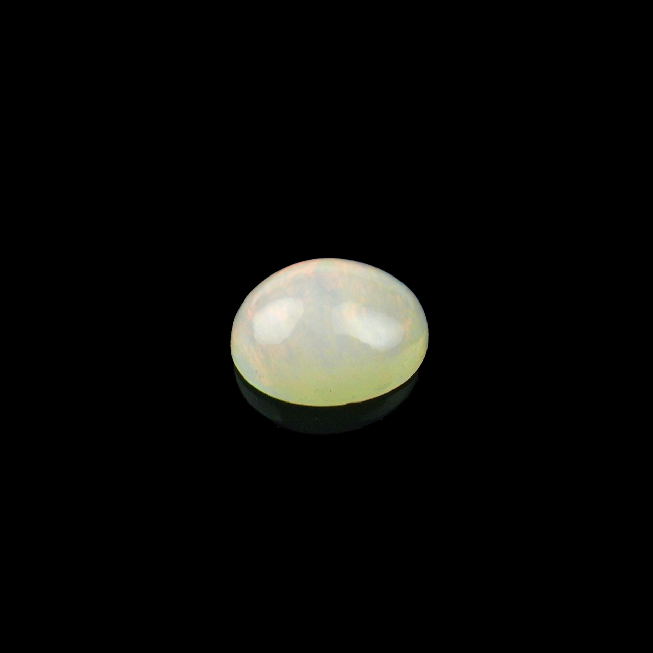 Loose oval cut opal weighing 1.80 ct.