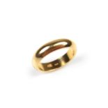 23 ct yellow gold plain ring.