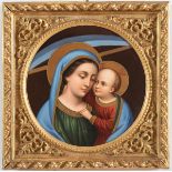 Placca in porcellana a raffigurante “Madonna con Bambino”, Europa, fine del XIX secolo.