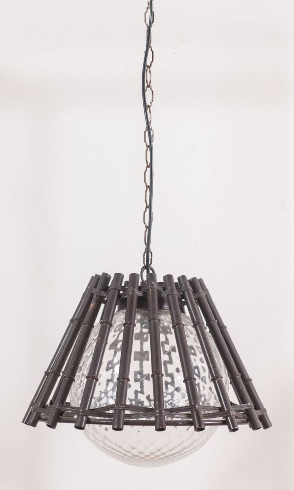 Lampadario in ferro battuto a foggia di bambù, Italia, Anni ‘70.Laccatura marrone scuro,