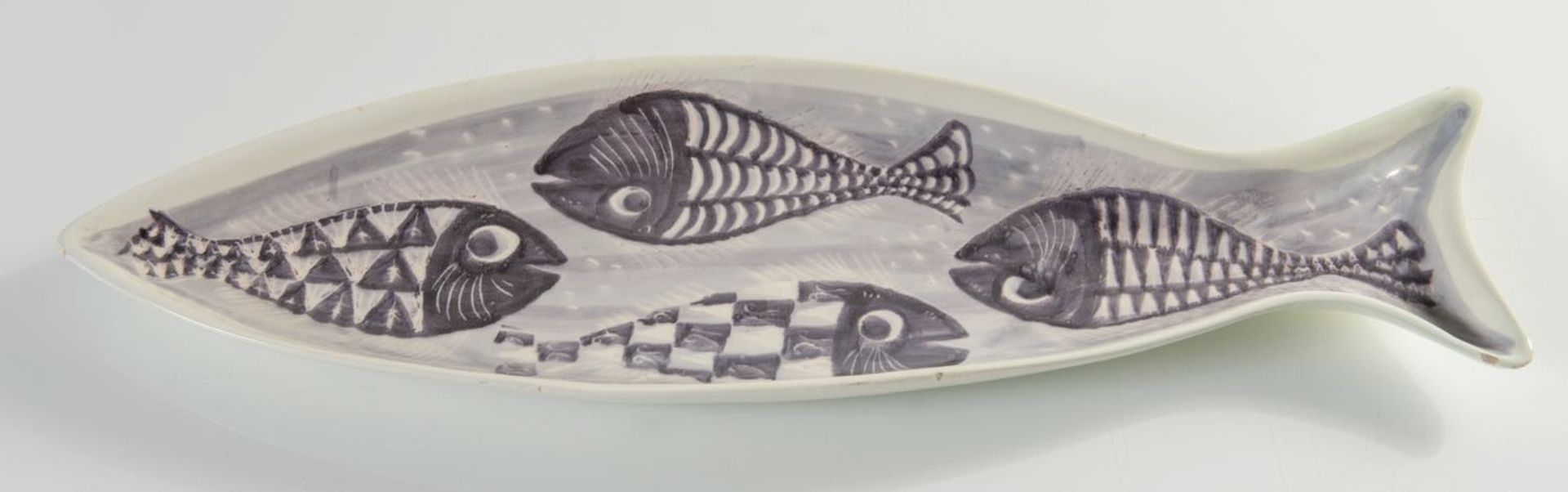 Alessio Tasca, Vassoio in ceramica a forma di pesce, Vicenza, Anni ‘50/'60.Dipinto a mano in