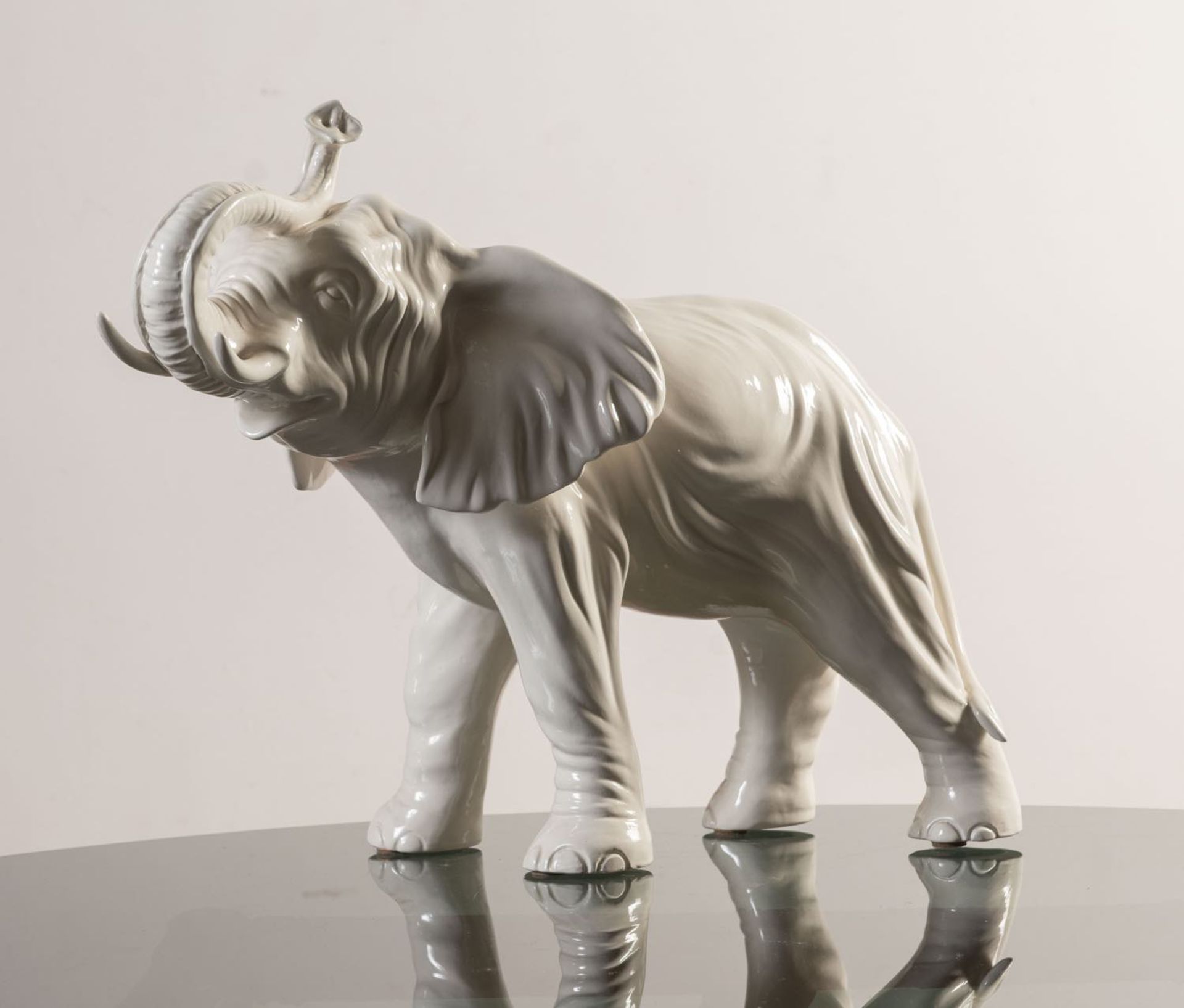 Scultura in ceramica bianca a colaggio a foggia di Elefante, Italia, Anni ‘70.H cm 40x50x30 - Bild 2 aus 2