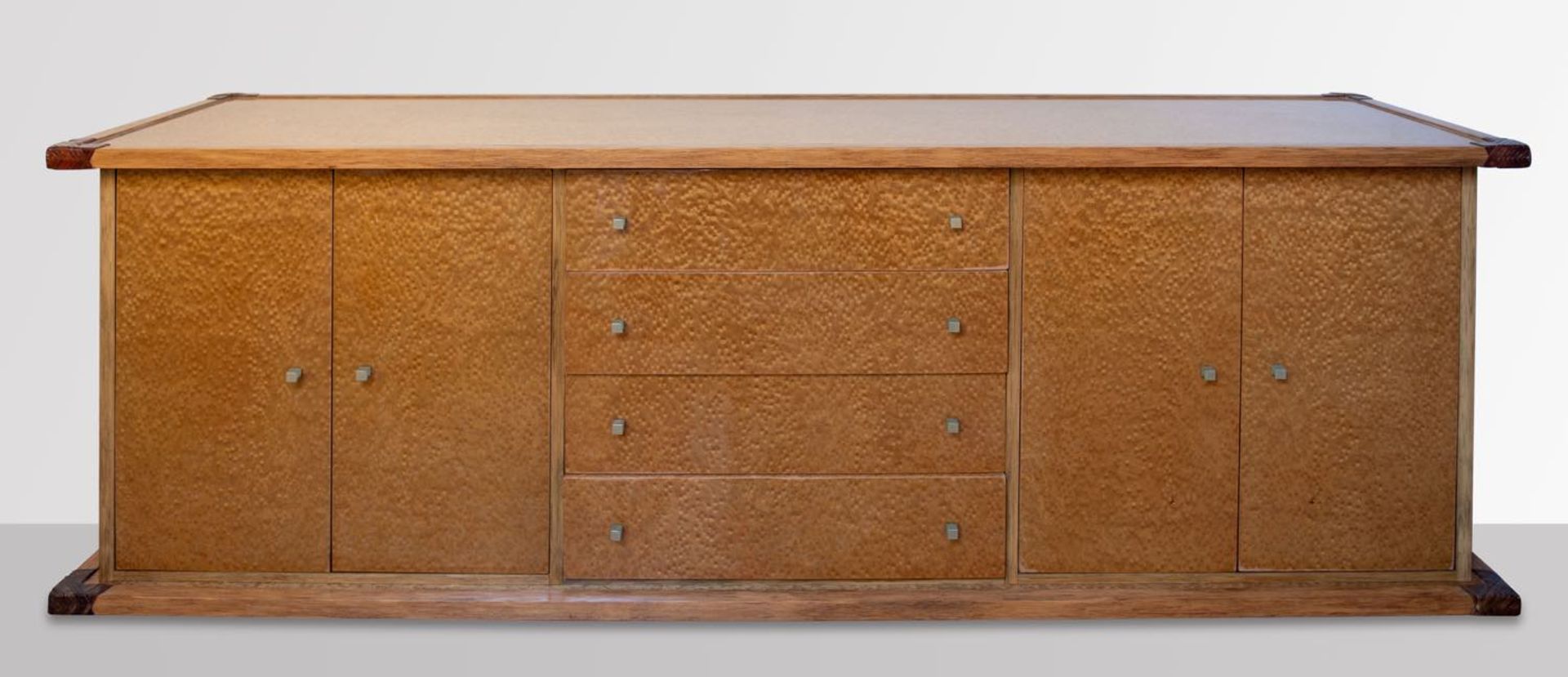 Fabrizio Smania per Studio Smania Interni, Credenza bassa, Anni ‘70.Struttura in manao trafilato