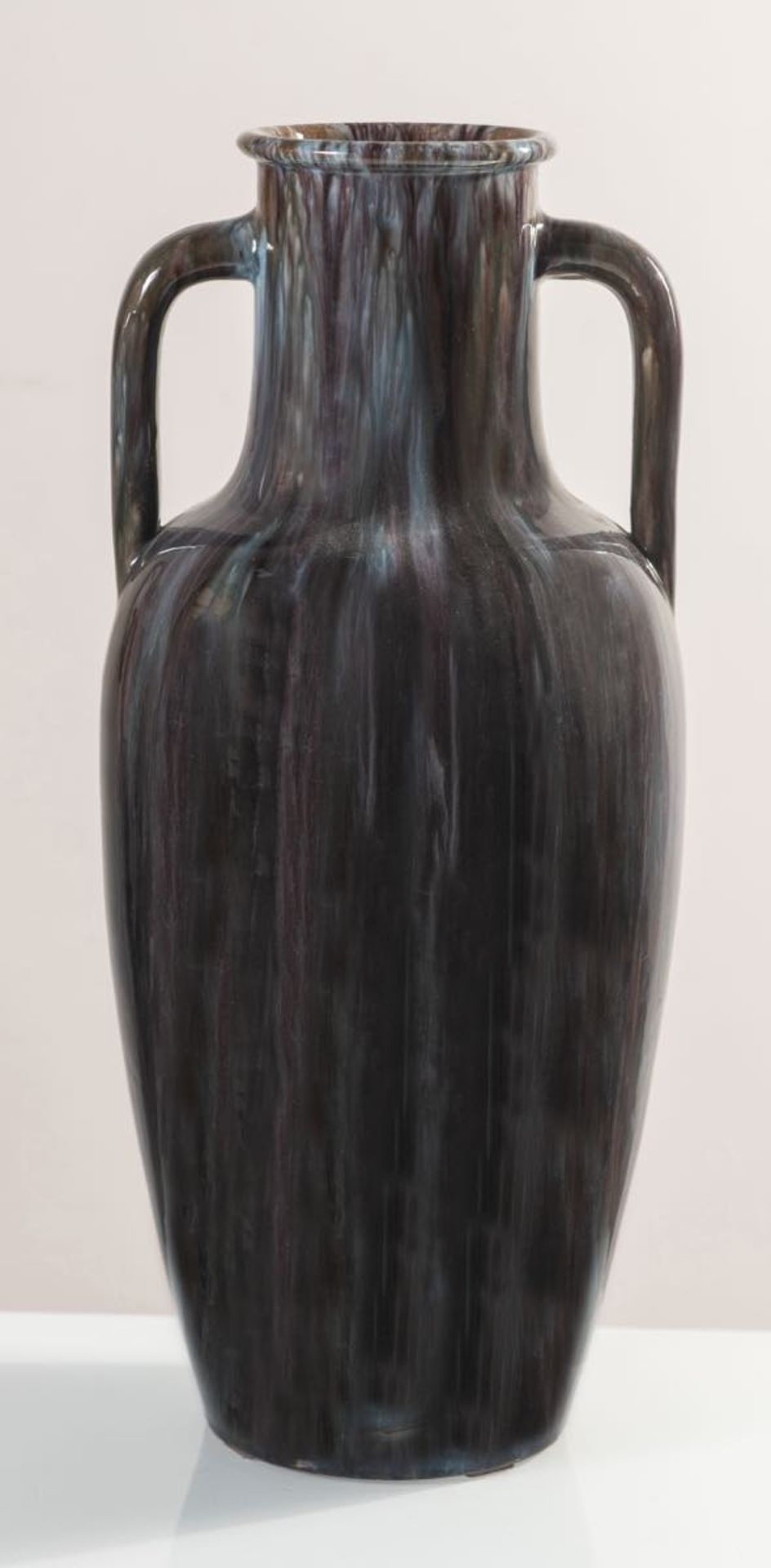 Clément Massier, Grande vaso in ceramica a foggia di anfora, Anni ‘30.Manici applicati,