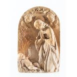 Formella in terracotta a patina naturale raffigurante “Madonna con Bambino e Angeli”, XIX secolo.