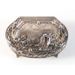 Argenteria Stefani, Scatola in argento di gusto Barocco, Bologna, XX secolo.Corpo a sezione ovale